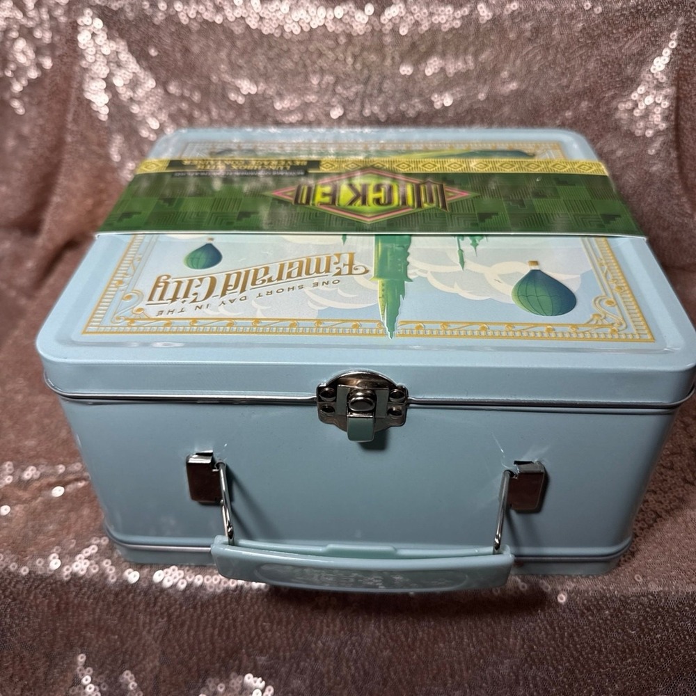 Wicked Movie Merchandise Bundle Glinda Squishmallow Tote Lunchbox Blanket Book - Picture 10 of 12